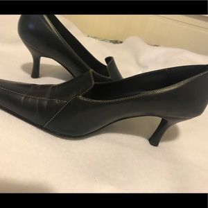 Blue leather pumps